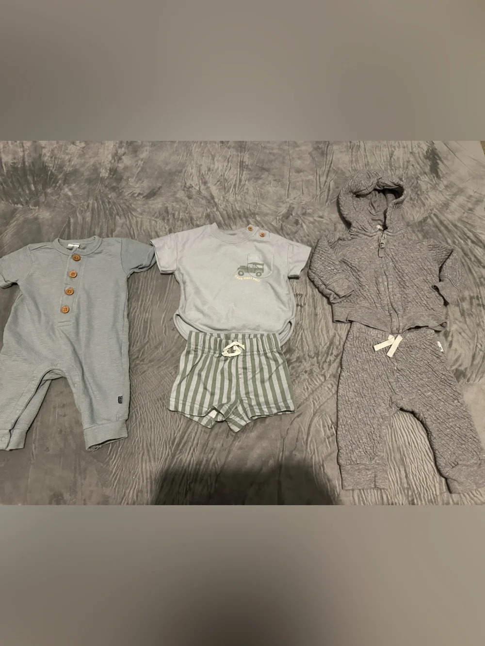 5/$25 Baby bundle (3 outfits)